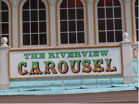 The Riverview Carousel photo, from ThemeParkInsider.com
